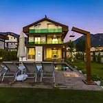 Bella- 4 Bedroom In Oludeniz * 페티예