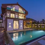 빌라 Bella- 4 Bedroom In Oludeniz *