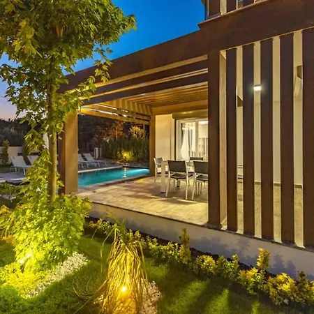 Bella- 4 Bedroom In Oludeniz Villa