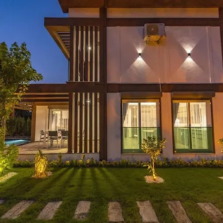빌라 Bella- 4 Bedroom In Oludeniz *