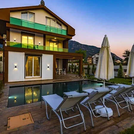 빌라 Bella- 4 Bedroom In Oludeniz 페티예
