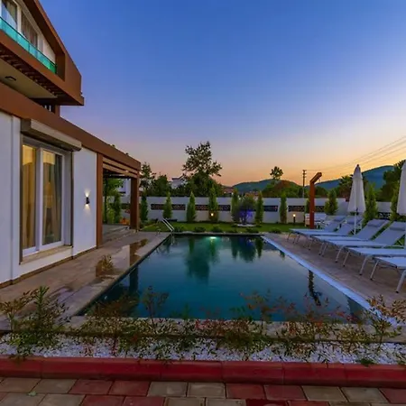 Bella- 4 Bedroom In Oludeniz Willa *